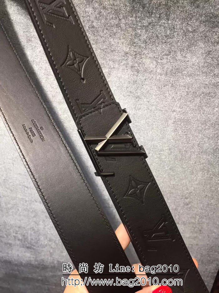 路易威登LV M0032路易威登精密壓紋 金字塔搭扣 男士皮帶 LHG1552
